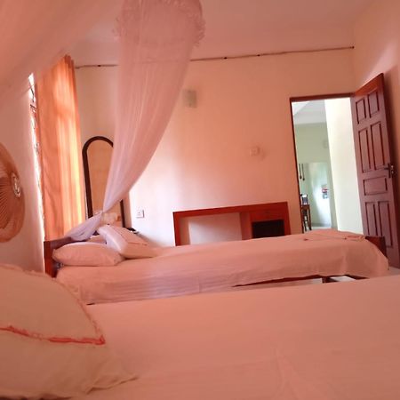 קנדי Ajanthas' Homestay מראה חיצוני תמונה