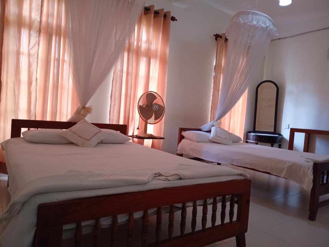 קנדי Ajanthas' Homestay מראה חיצוני תמונה
